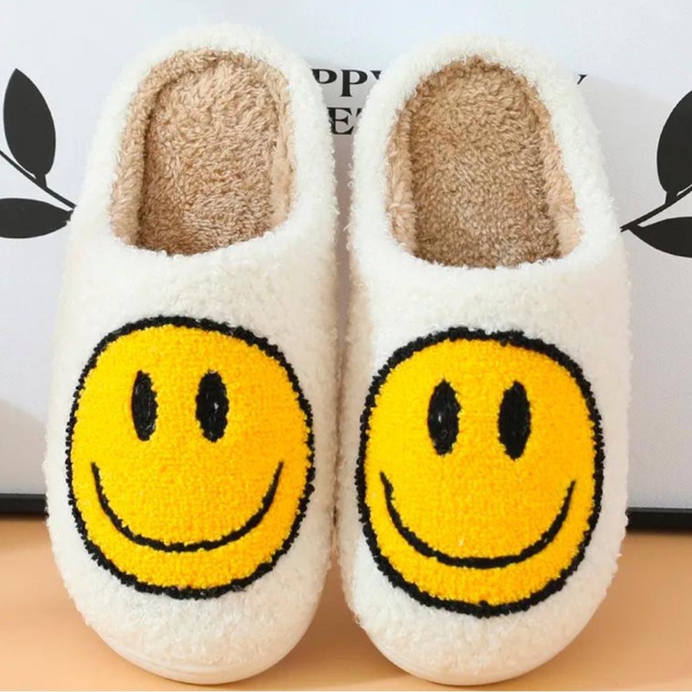 SG SUGU Happy Face Fluffy Home Slippers